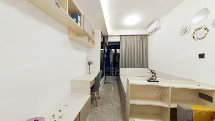 东江之星新公寓，业主精心选料装修，看房子方便。