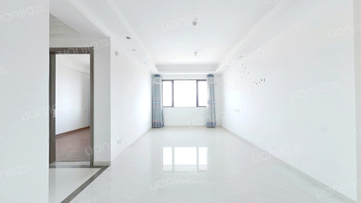 碧桂园精装三房公寓，产权清晰，诚意出售。