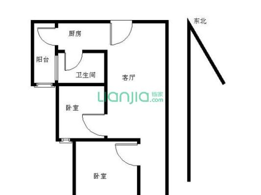 户型格局方正，财津经典户型，客厅大采光好。